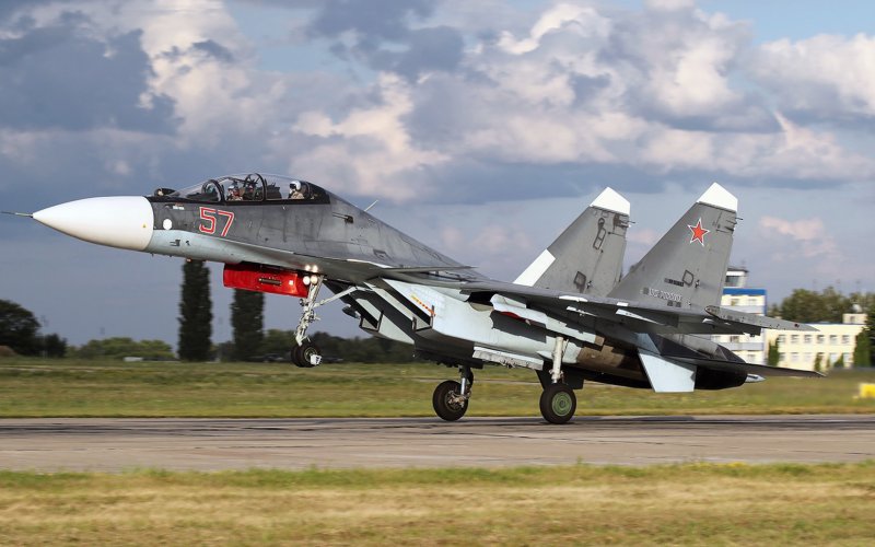 Истребитель Су-30см