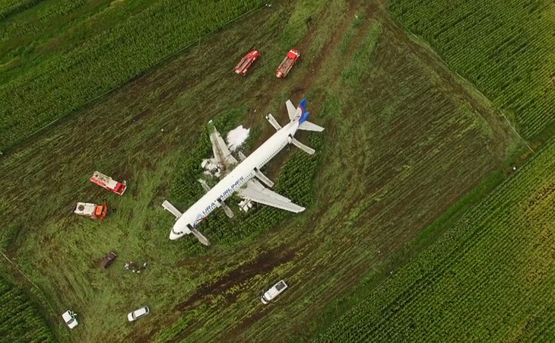Аварийная посадка а321 на кукурузное поле