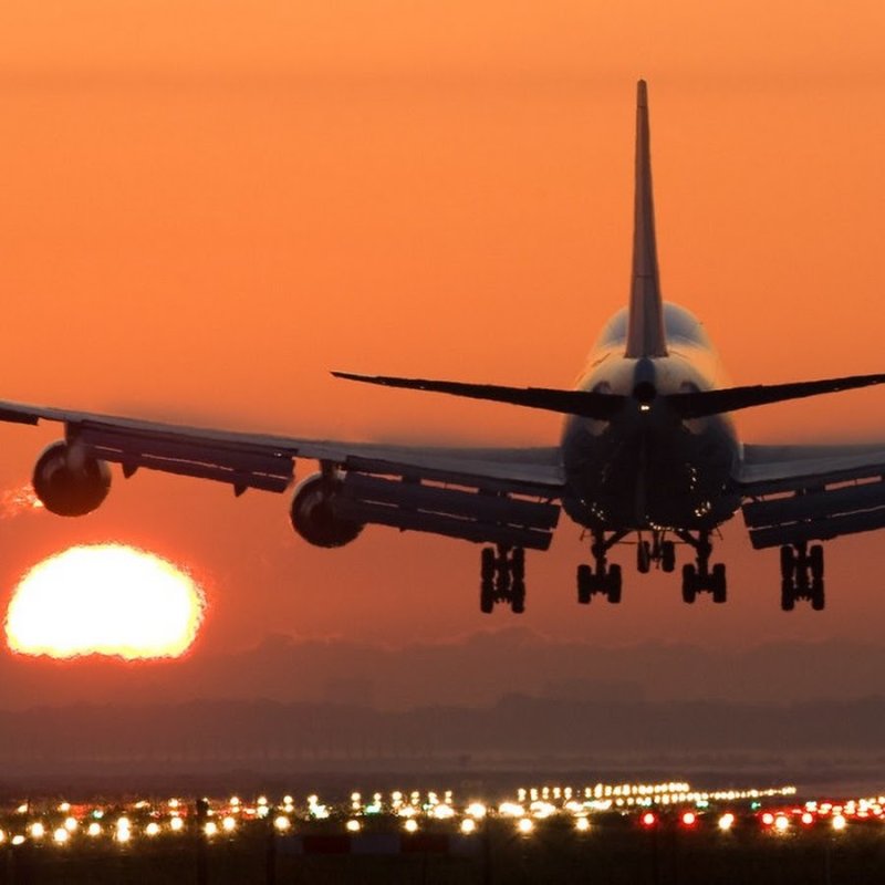 Самолет посадка Боинг 747