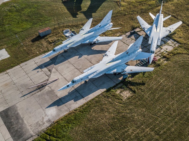 Су 24 с изменяемой стреловидностью крыла
