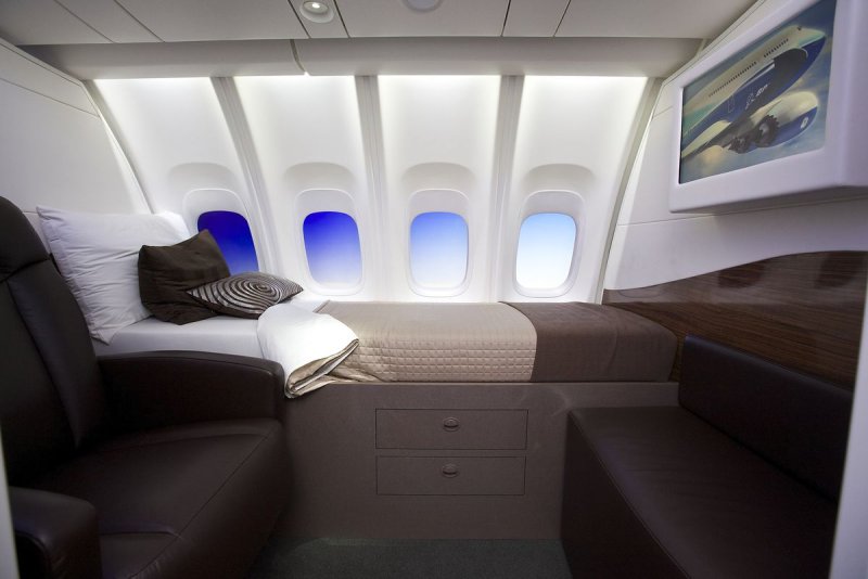 747-8 INTERCONTINENTAL