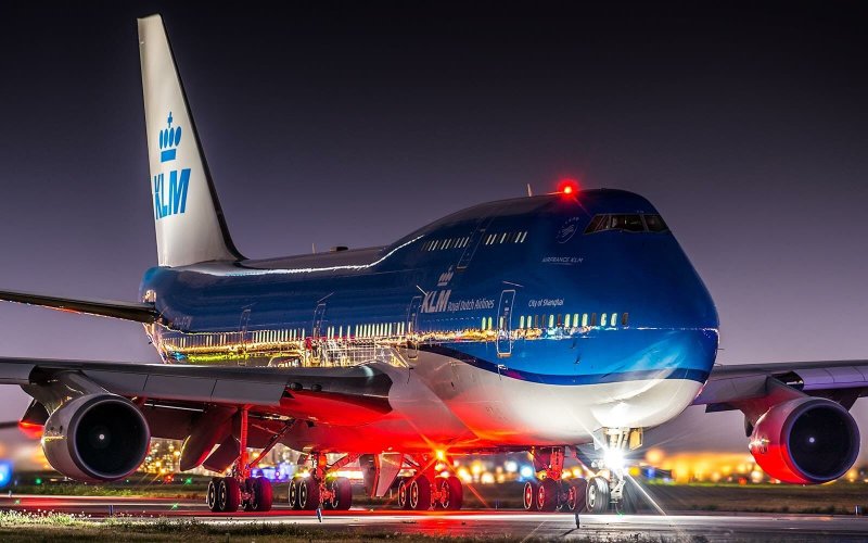 Двухпалубный Боинг 747