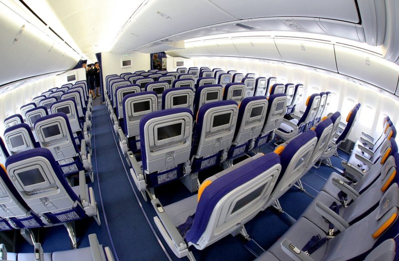 Самолет Boeing 747-400 салон
