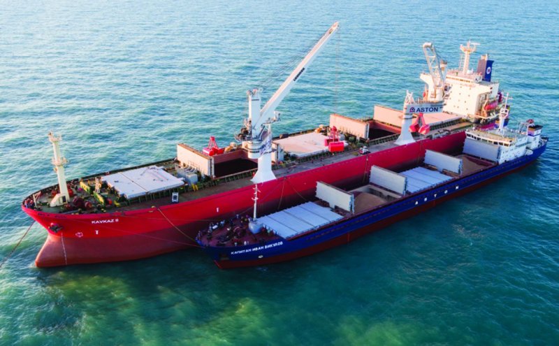 Рейдовая перевалка зерна в порту Кавказ