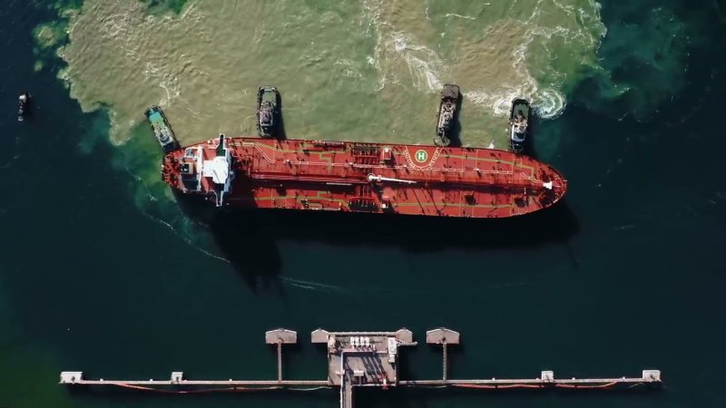 Нефтяной танкер внутри