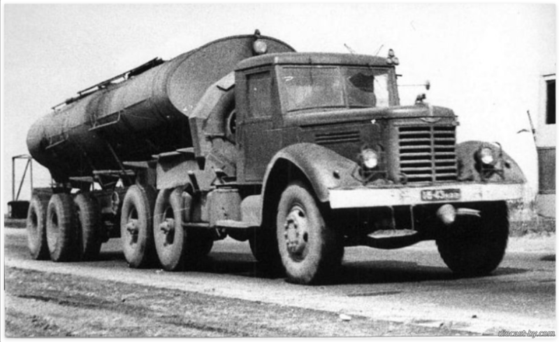 ЯАЗ-210д седельный тягач