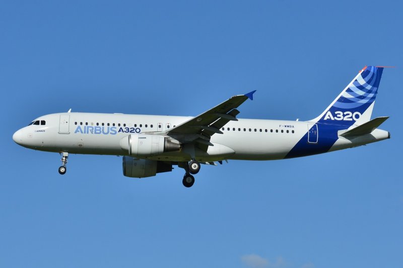 Самолет Эйрбас 320