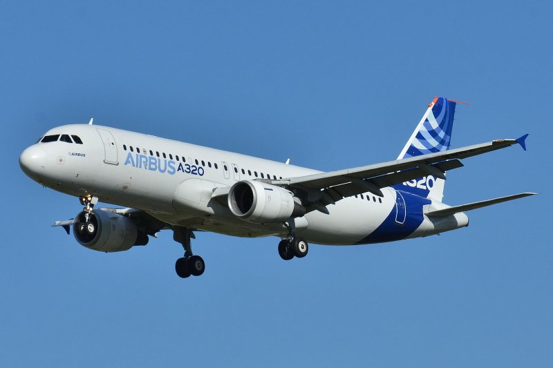 Самолёт Airbus a320