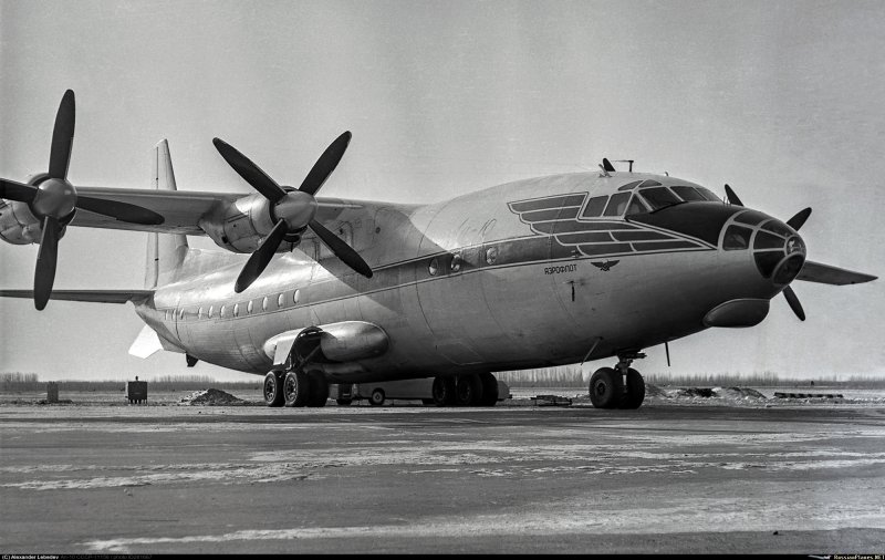 Самолет АН 22