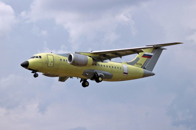 Самолет АН 148
