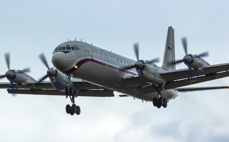 Ил-18 пассажирский самолёт