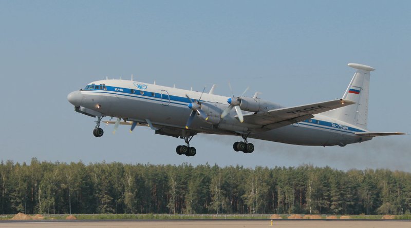 Пассажирский самолет ил-18д