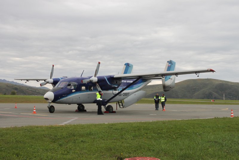 АН-28 пассажирский самолёт
