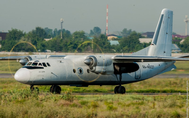Самолёт кукурузник АН-24
