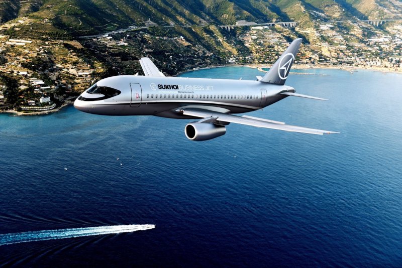 Sukhoi Superjet 100 фото