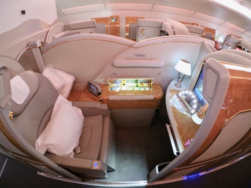 Самолет а380 салон Эмирейтс