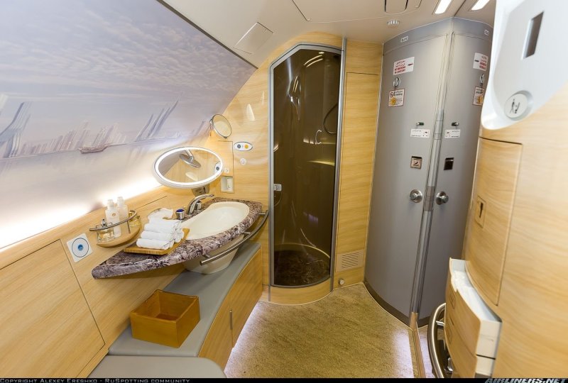 Airbus a380-800 Emirates первый класс