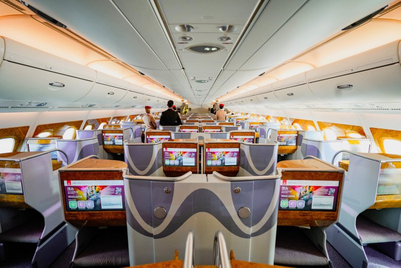 Самолет Emirates a380 салон