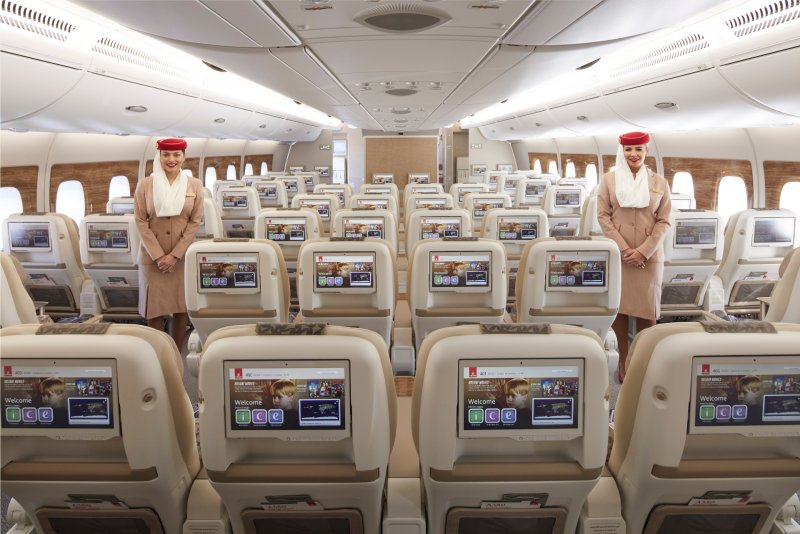 Самолет Emirates a380 салон