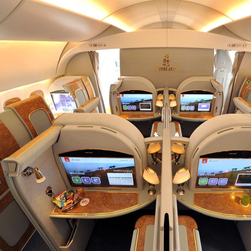Самолет Emirates a380 салон