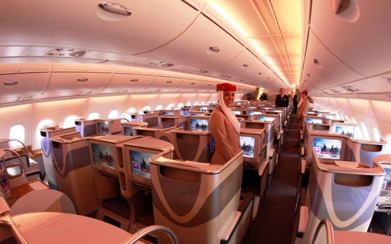 Самолет Emirates a380