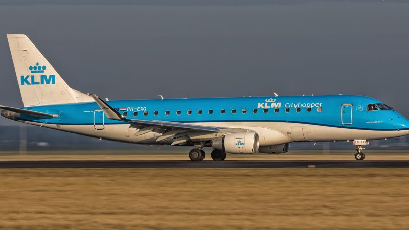 EMB 175