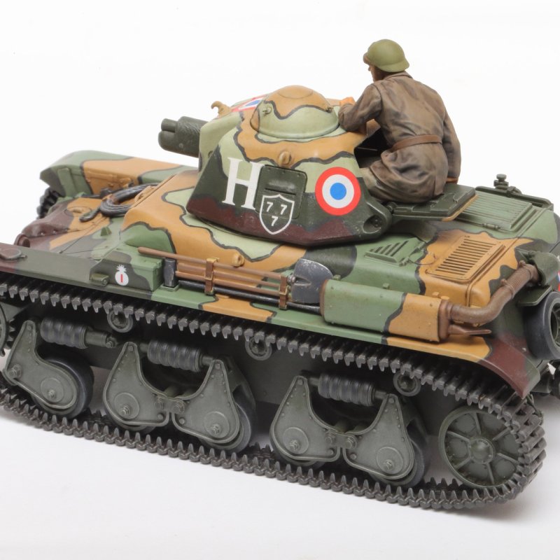 83893 French r39 Light Infantry Tank 1/35