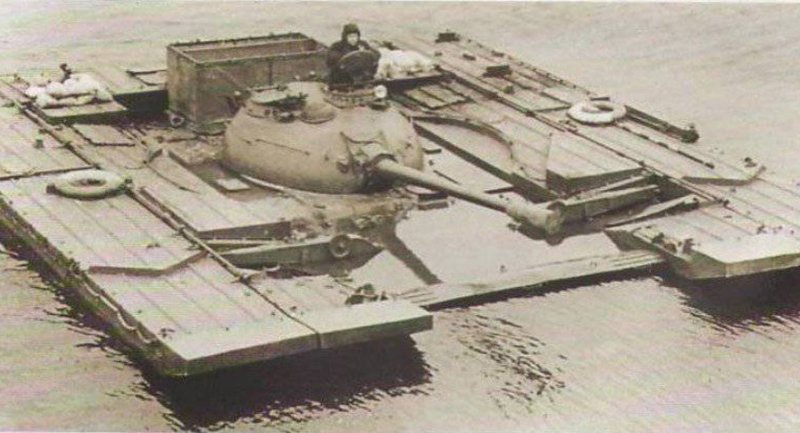 Танк т 62 с плав средствами