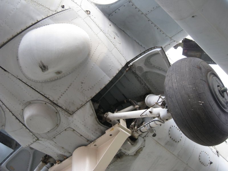 Хвостовая опора шасси ми-28