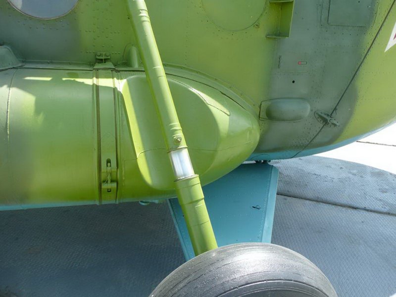 Передняя стойка шасси ми-8