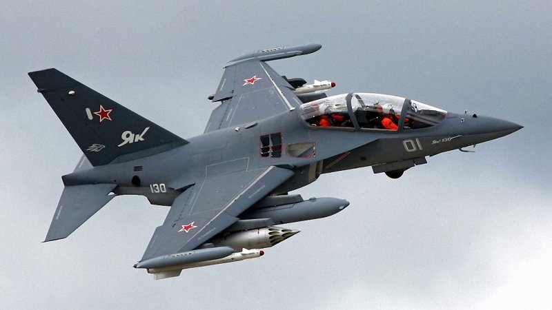 Учебно-боевой самолет як-130