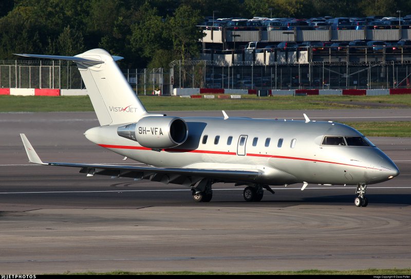 Bombardier CL-600-2b16 Challenger 605 салон