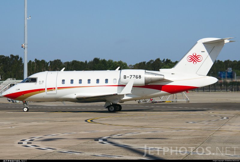 Bombardier CL-600-2b16 Challenger 605 салон