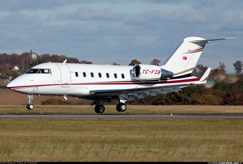 Canadair CL-600-2b16 Challenger