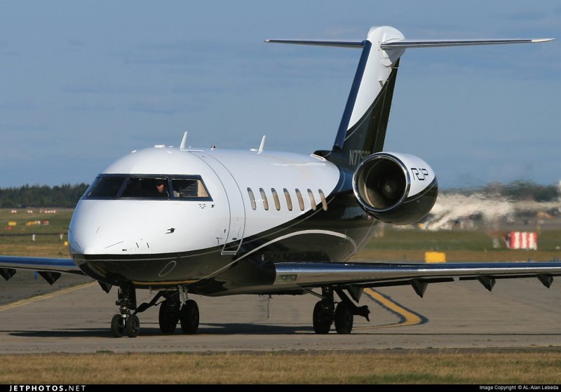Challenger cl300 в полете