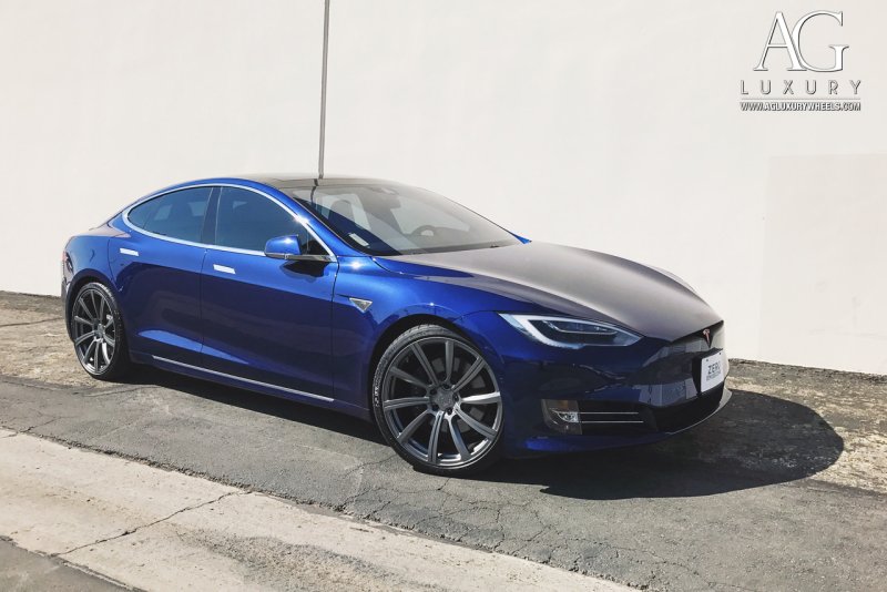 Tesla model s Blue