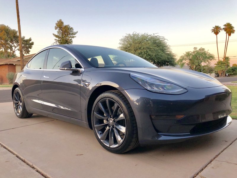 Черная Tesla model s 21 диски