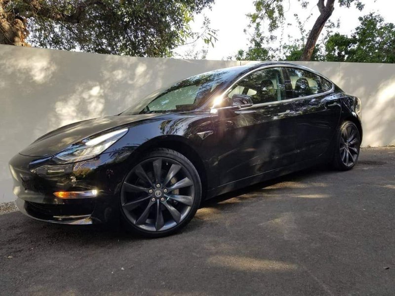 Tesla model 3 r20