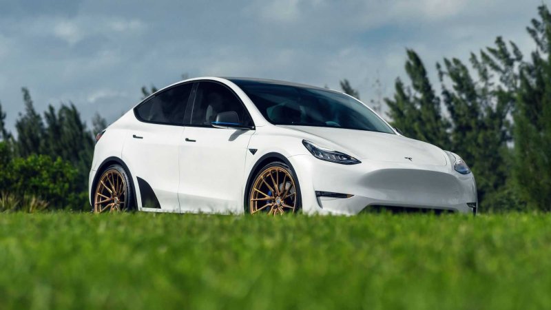 Тесла model y
