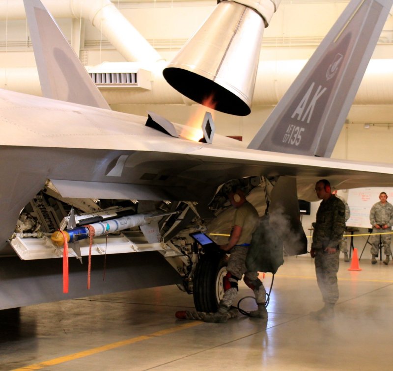 F22 APU