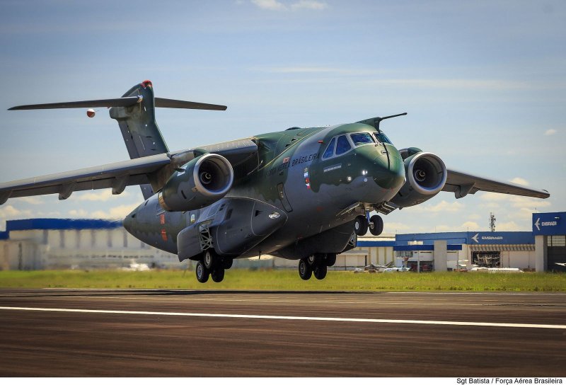 Грузовые самолеты Embraer