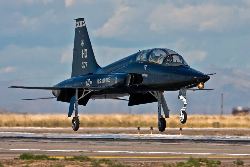 T-38 самолет
