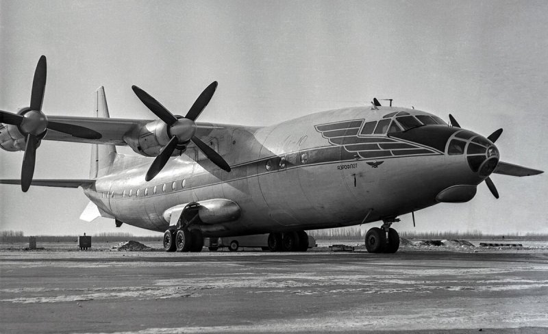Самолет АН 22