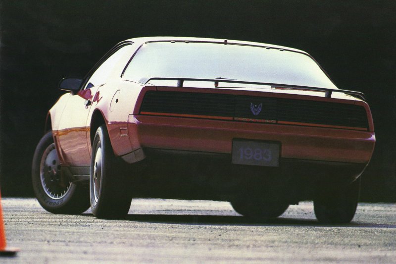 Понтиак Firebird 1983