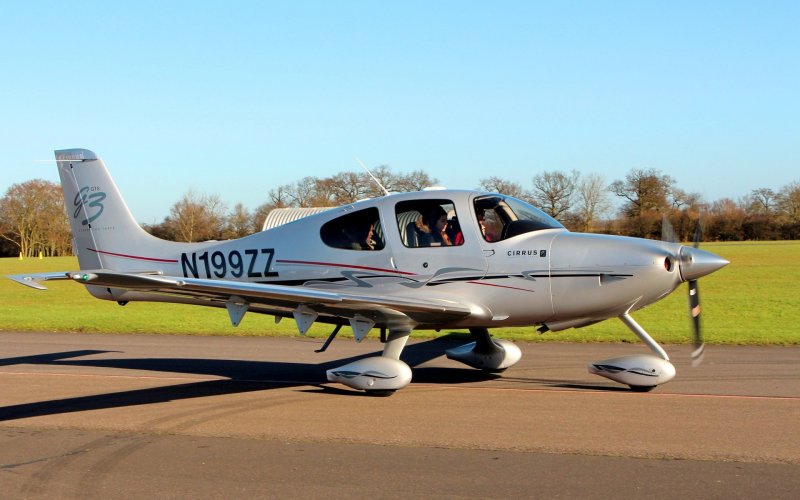 Cirrus sr22 - лёгкий одномоторный самолёт