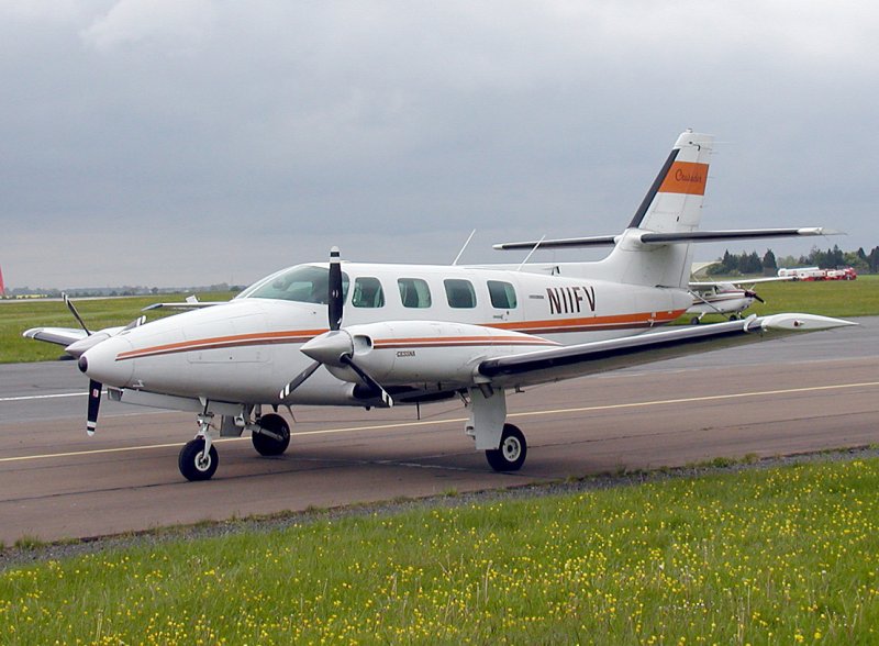 Самолёт Цессна 303