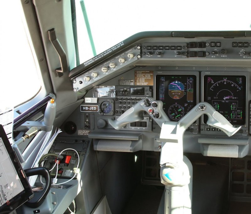 XC 120 Packplane кабина пилотов