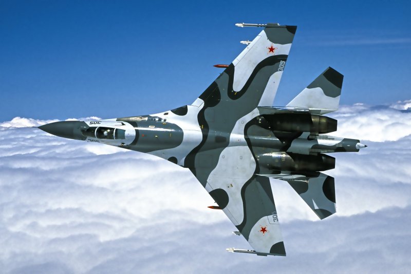 Истребитель Су-35