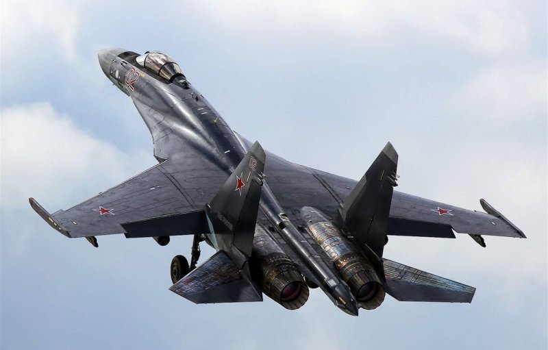 Самолёт Су-35