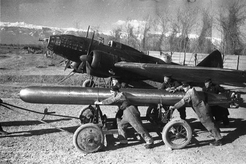 Самолет торпедоносец ил-4т